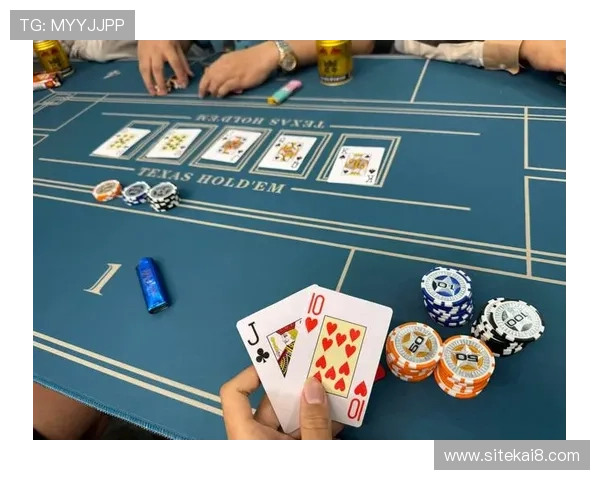 德州扑克不同玩法介绍:现金局、锦标赛与免费模式全攻略 德州扑克不同玩法介绍:现金局、锦标赛与免费模式全攻略